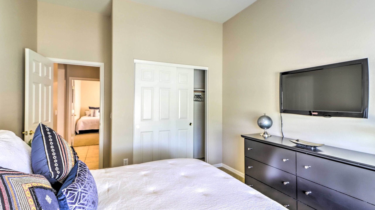 Photo of Bedroom in Palm Valley