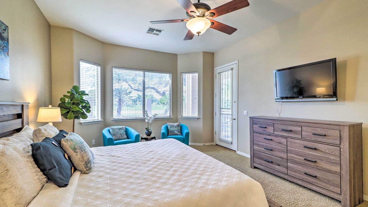 Photo of Bedroom in Palm Valley