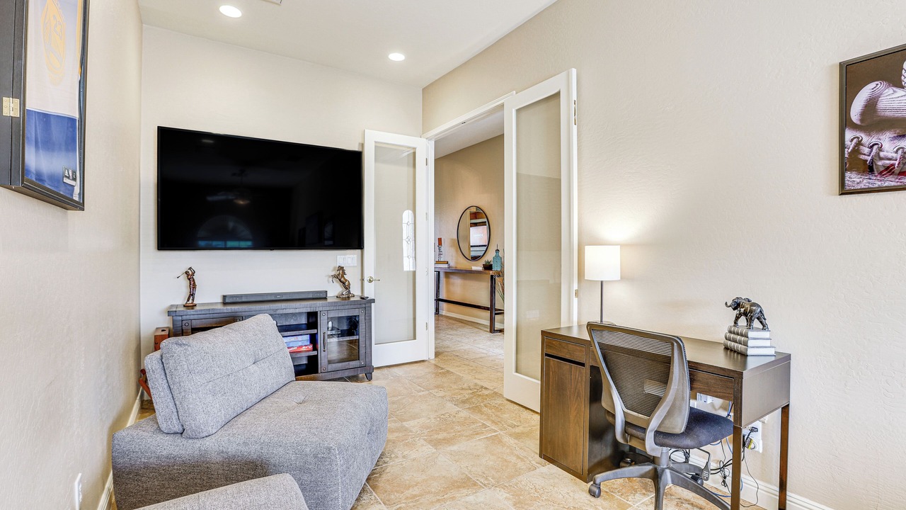 Photo of Livingroom in Palm Valley