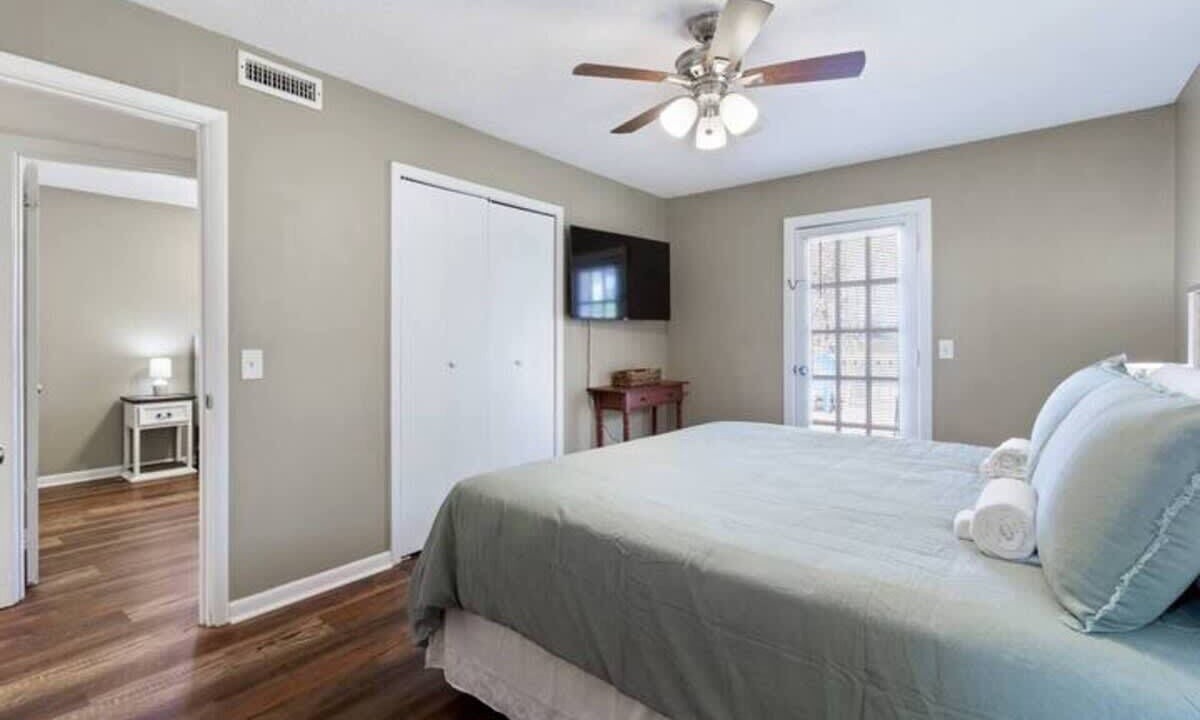 Photo of Bedroom in Rossville