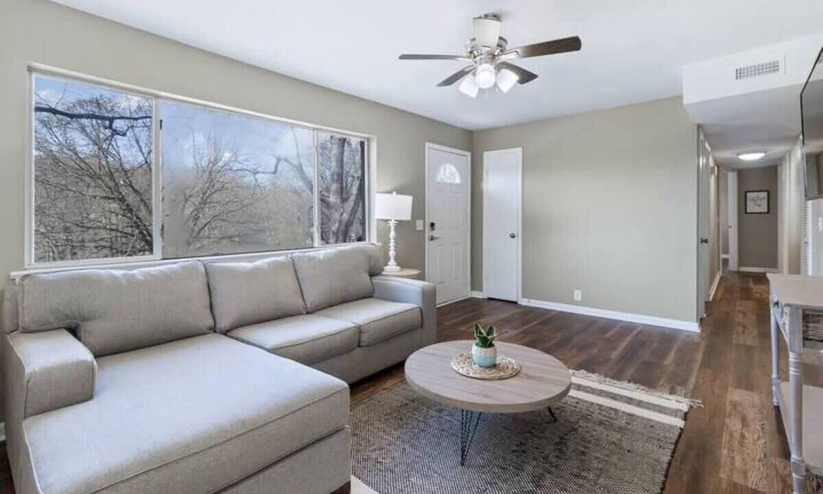 Photo of Livingroom in Rossville