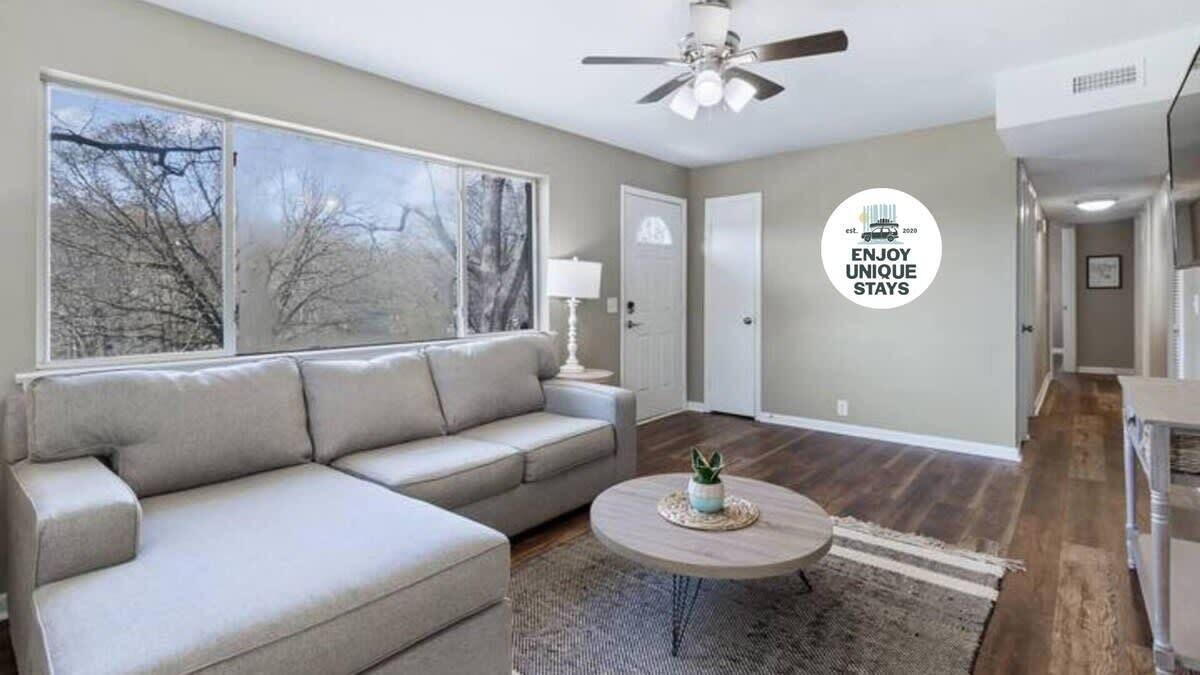 Photo of Livingroom in Rossville