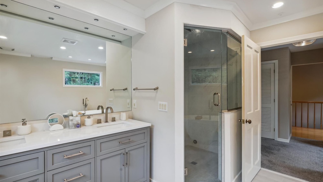 Photo of Others in Stowe Hollow