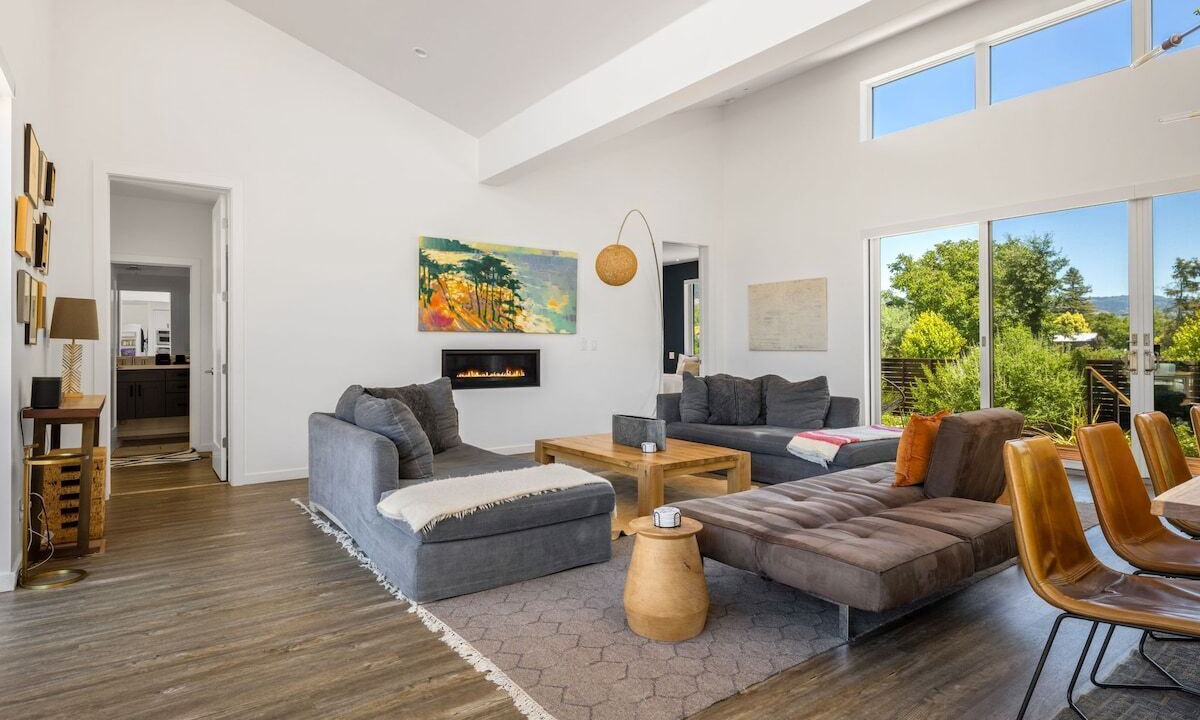 Photo of Livingroom in Kenwood