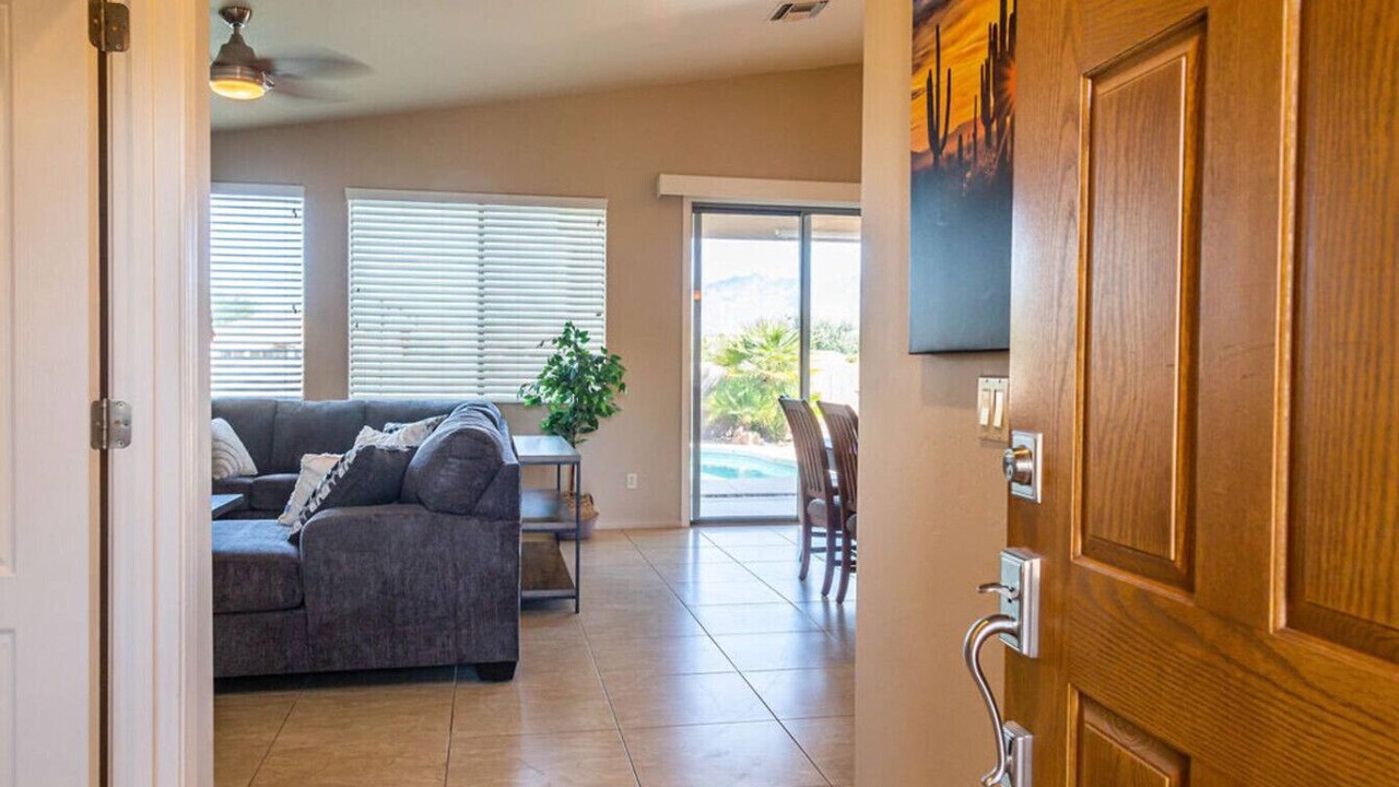 Photo of Livingroom in Oro Valley