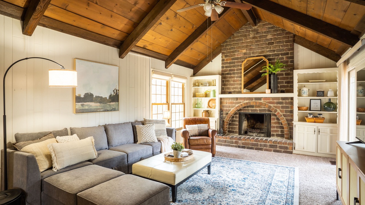 Photo of Livingroom in Overland Park