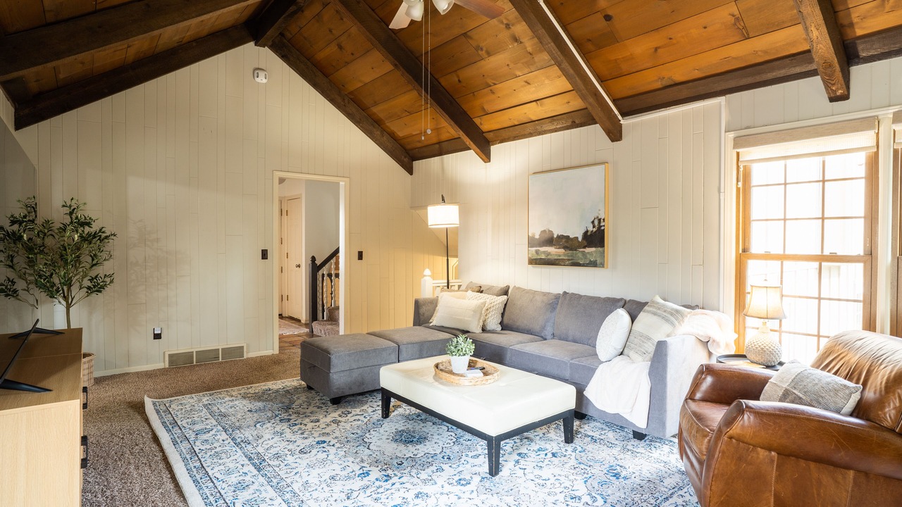 Photo of Livingroom in Overland Park