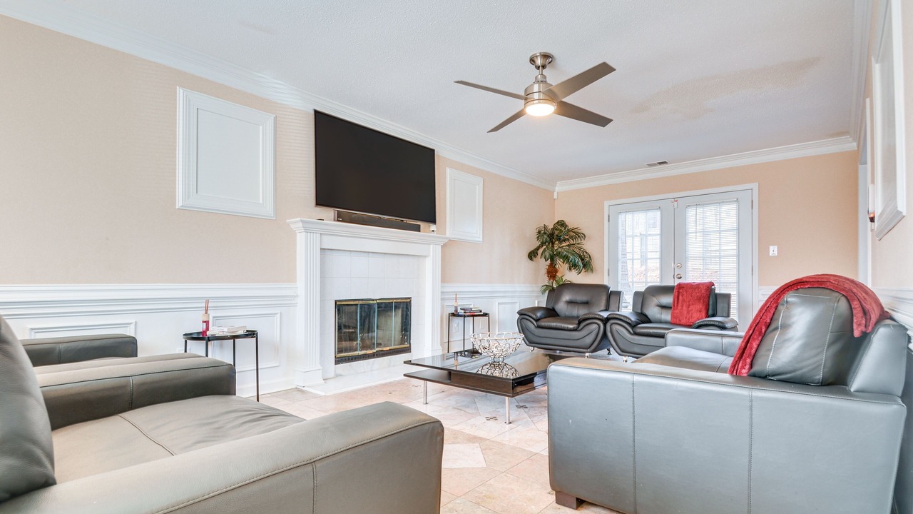 Photo of Livingroom in Northeast Raleigh