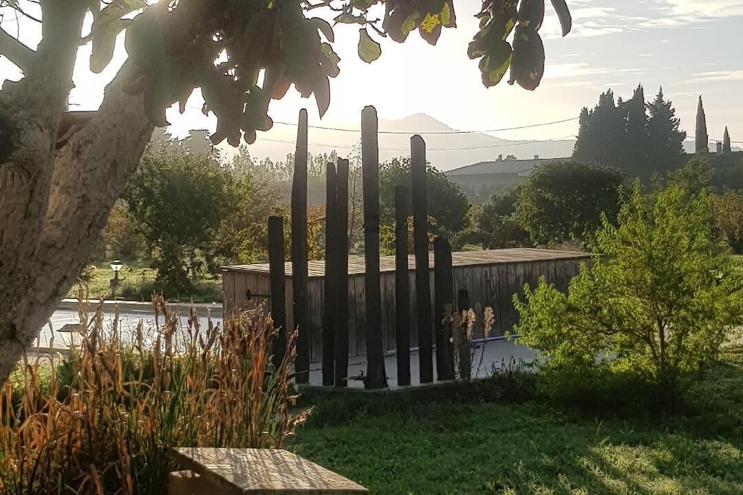 Photo of Outdoor in Violes
