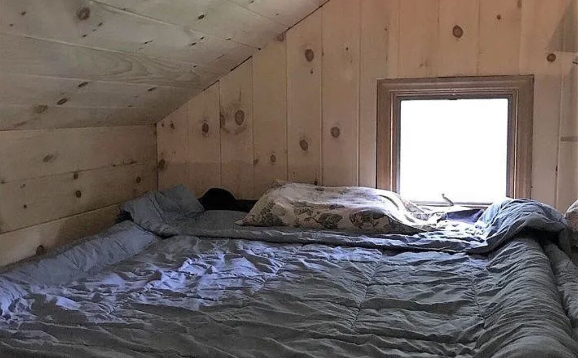 Photo of Bedroom in Town of Olive