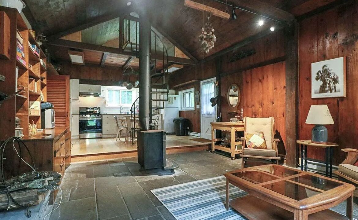 Photo of Kitchen in Town of Olive