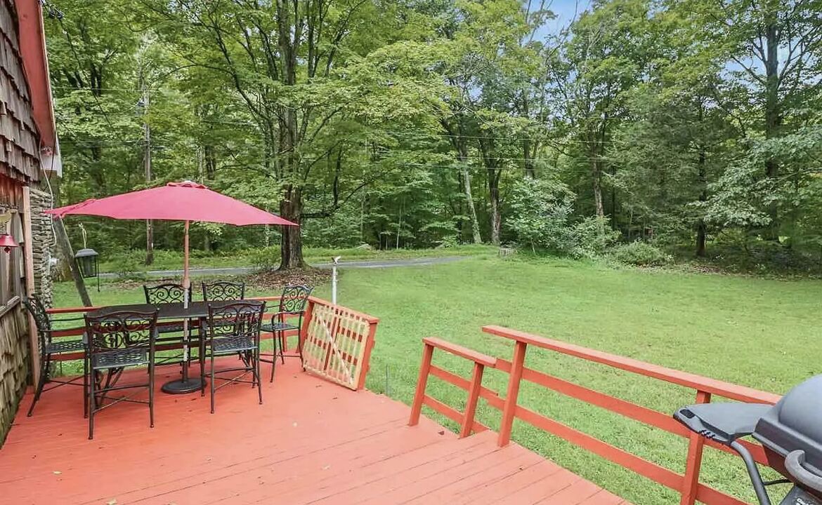 Photo of Outdoor in Town of Olive