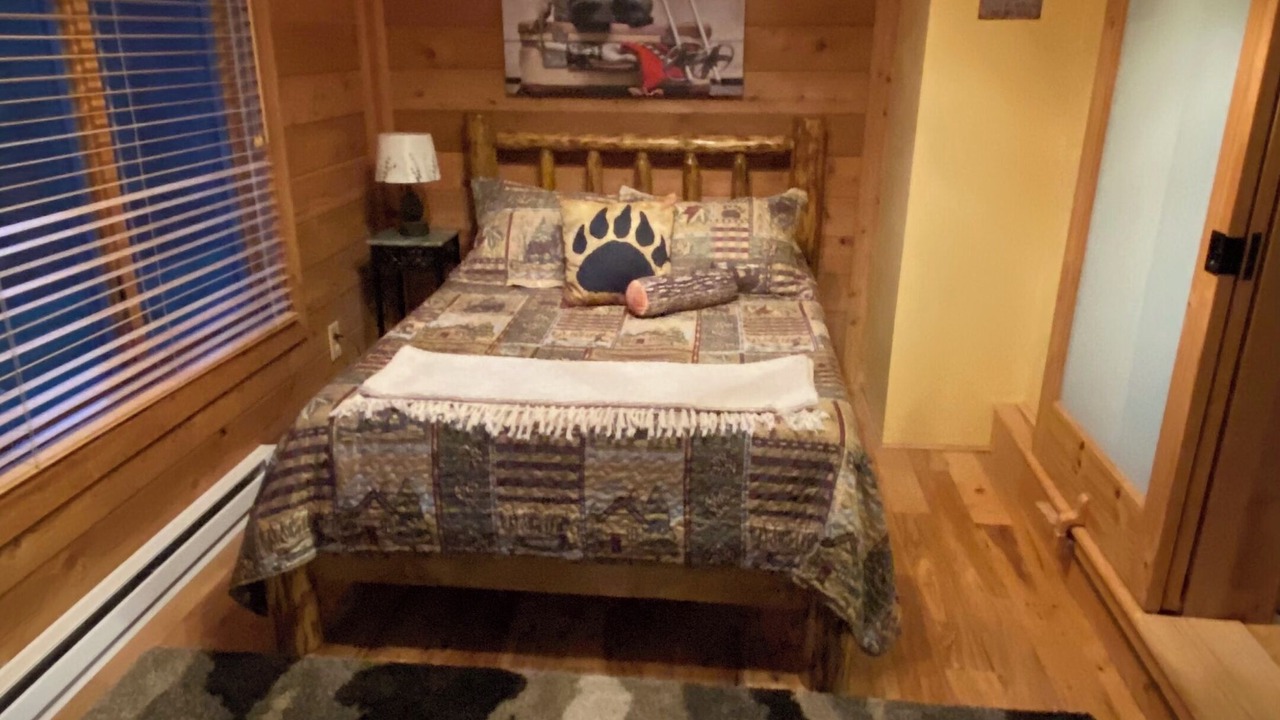 Photo of Bedroom in Seven Springs