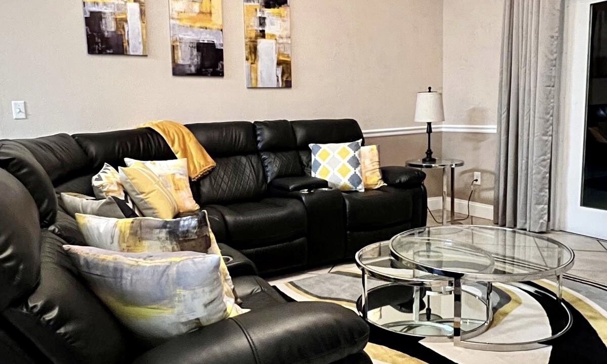 Photo of Livingroom in Thousand Oaks