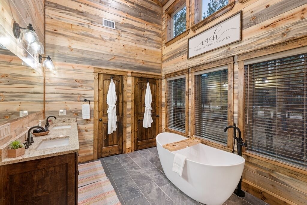 Photo of Bathroom in Hochatown