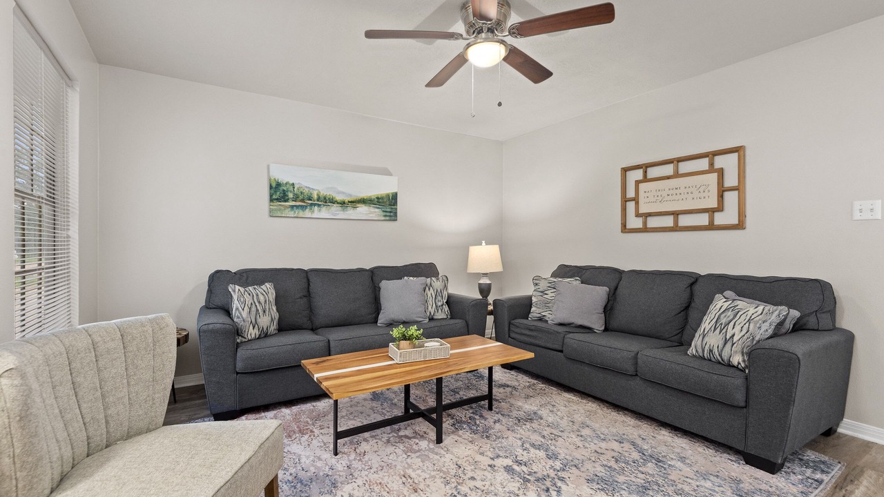 Photo of Livingroom in College Station