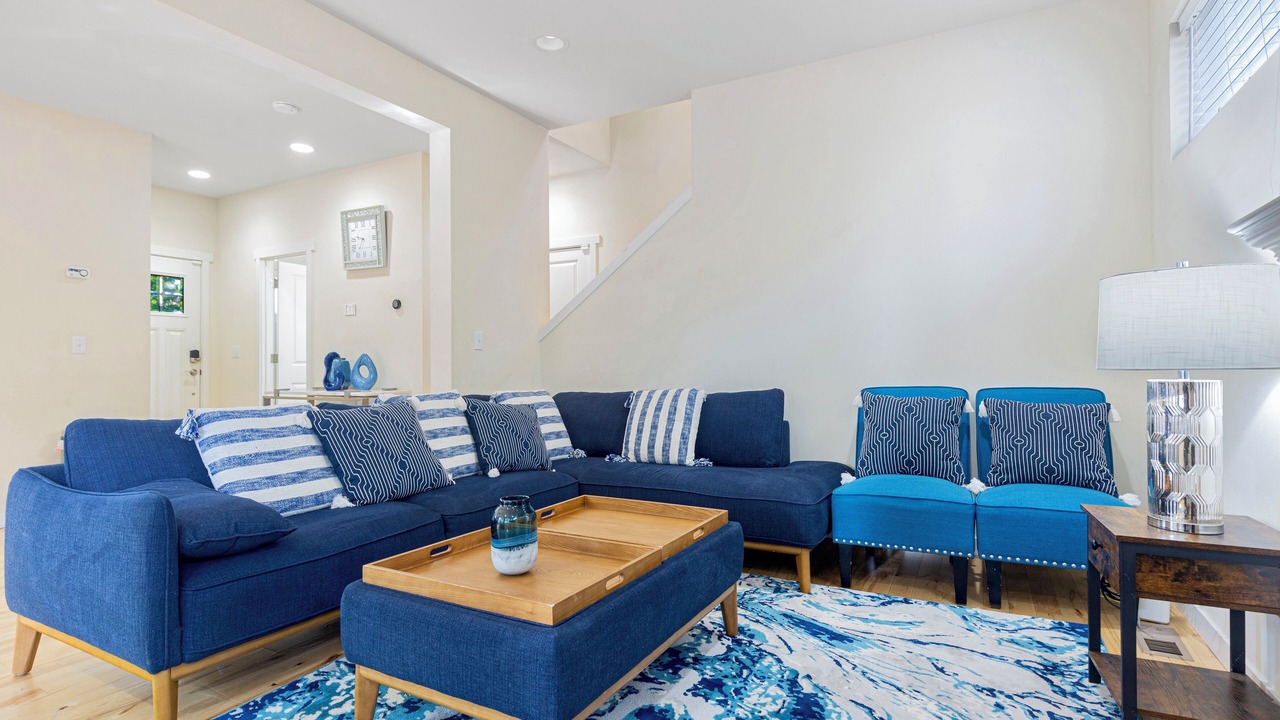 Photo of Livingroom in Paine Field-Lake Stickney