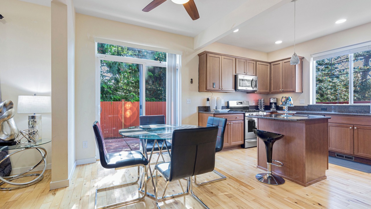 Photo of Kitchen in Paine Field-Lake Stickney