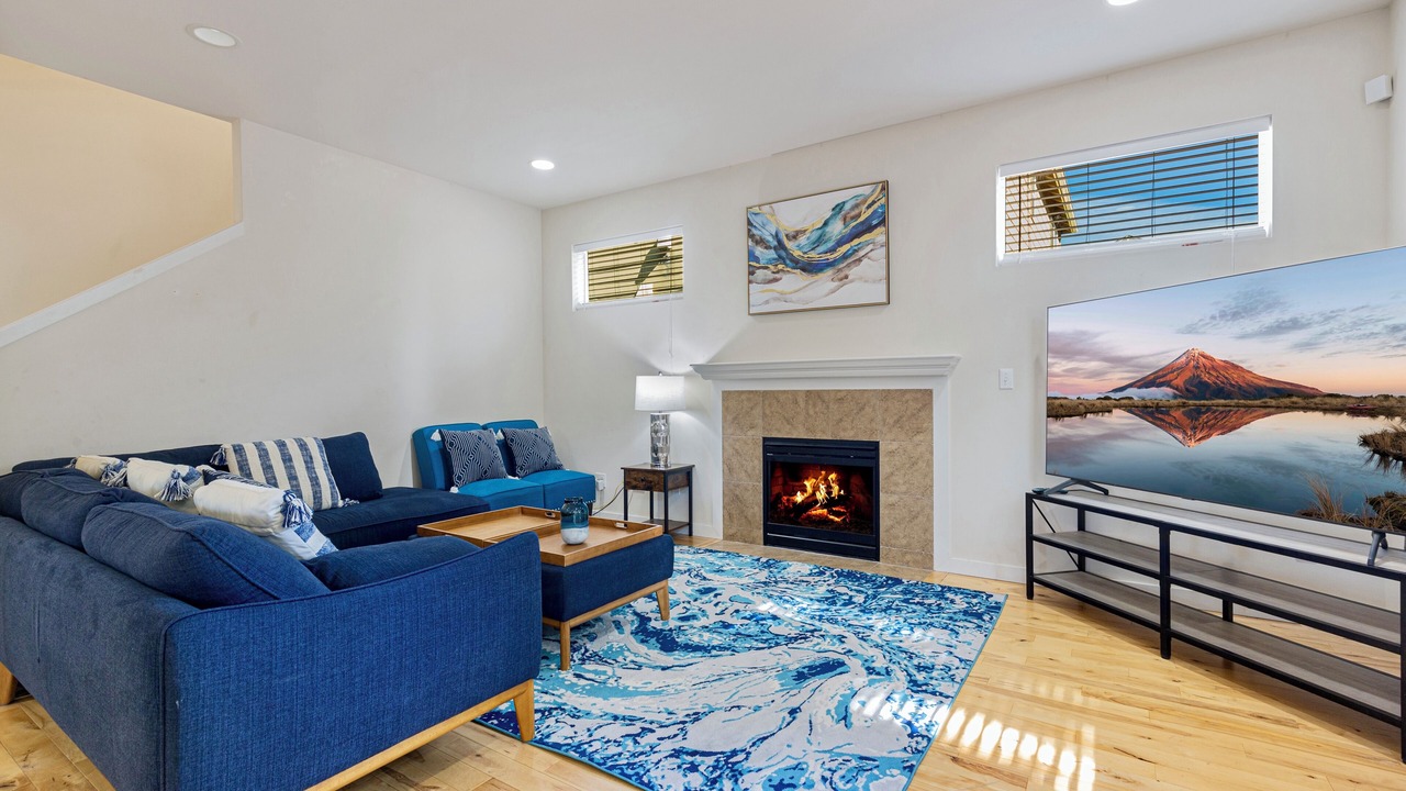 Photo of Livingroom in Paine Field-Lake Stickney