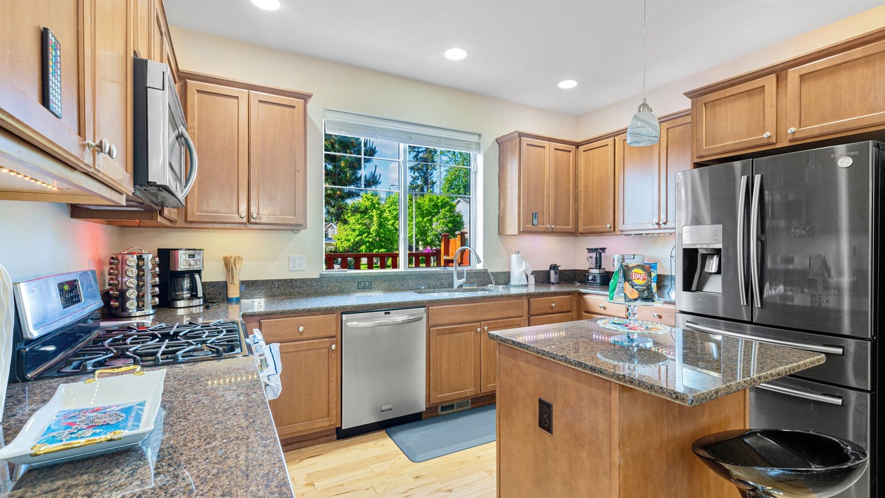 Photo of Kitchen in Paine Field-Lake Stickney