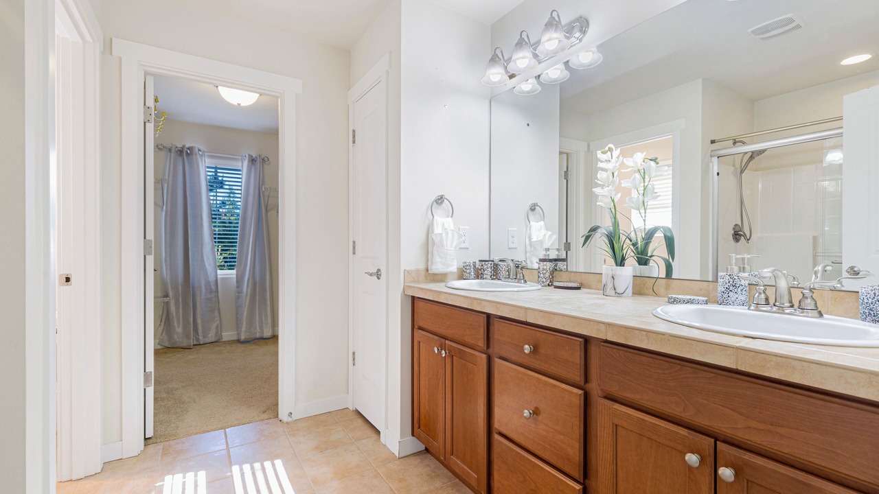 Photo of Bathroom in Paine Field-Lake Stickney
