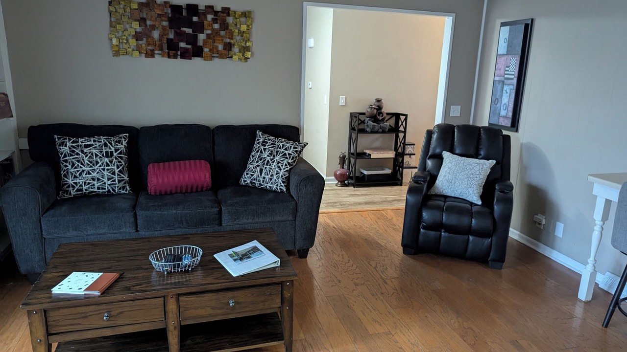Photo of Livingroom in West Middleton