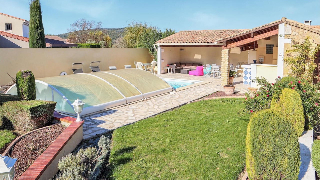 Photo of Others in Espeluche