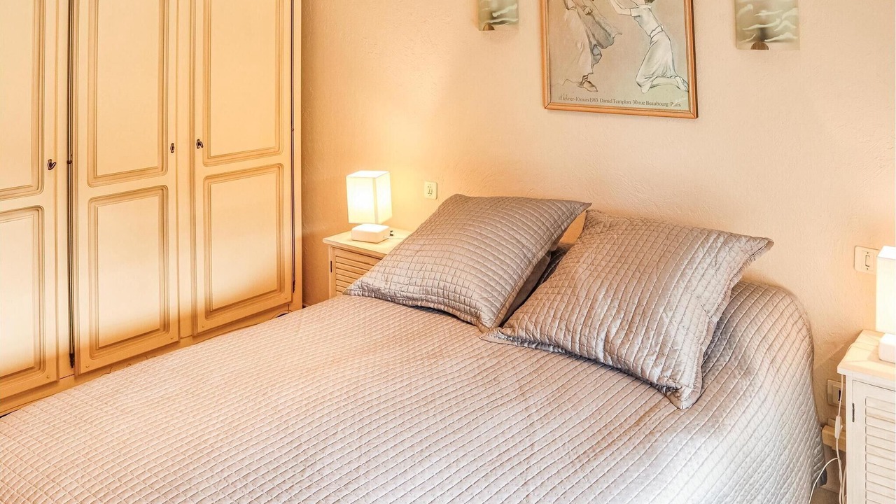 Photo of Others in Espeluche