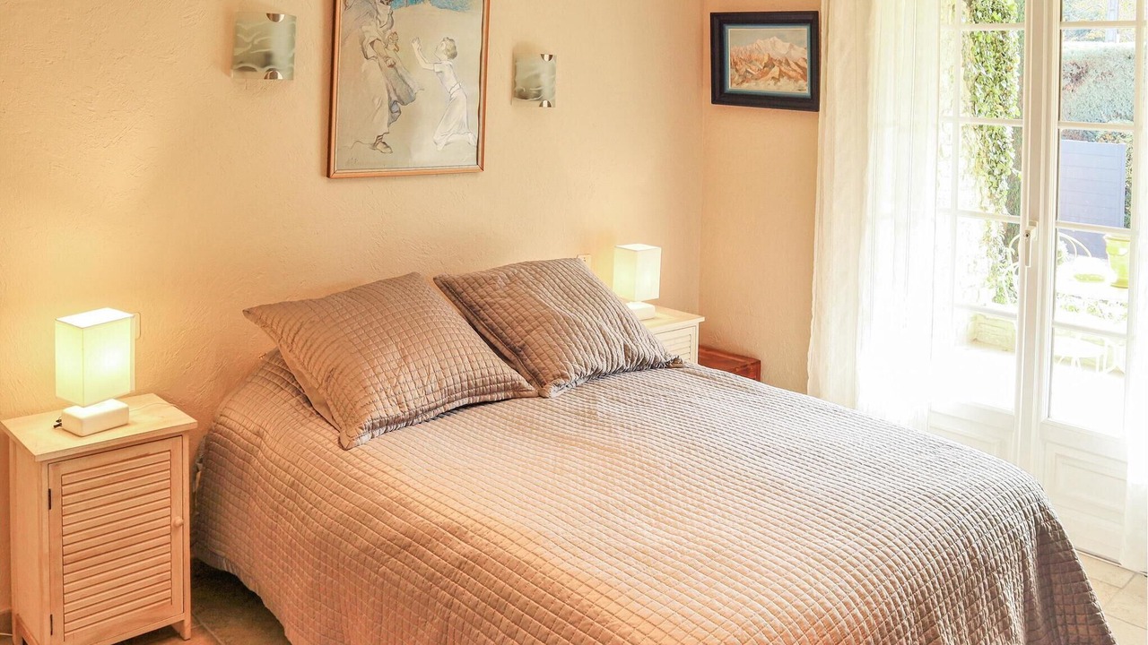 Photo of Others in Espeluche