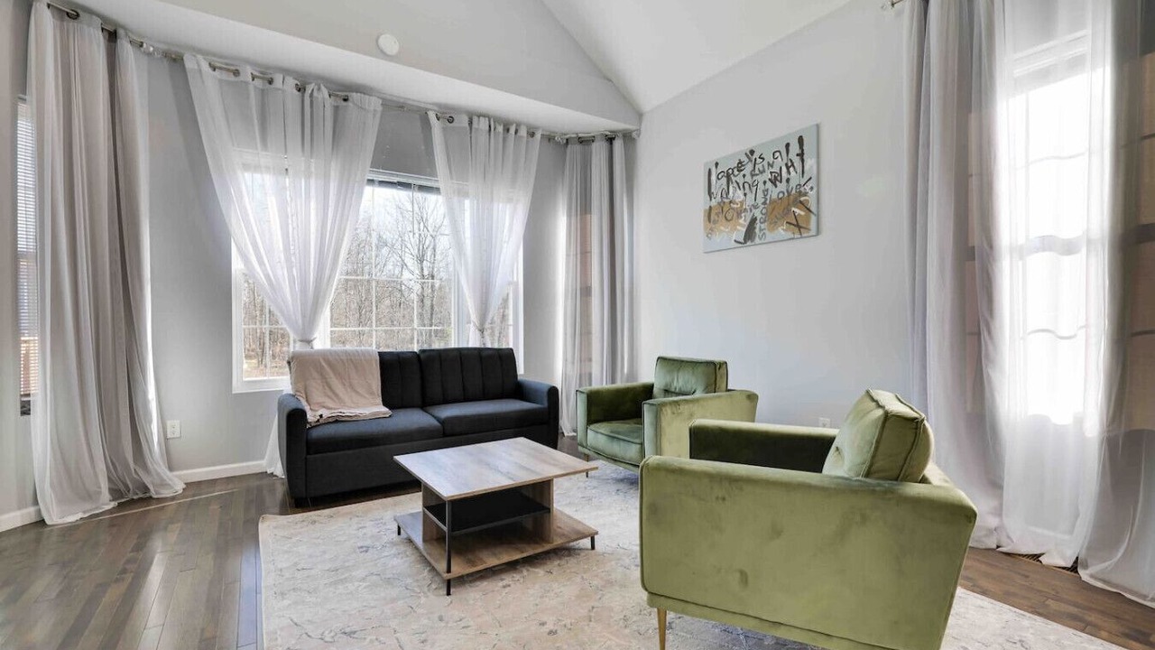 Photo of Livingroom in Tobyhanna