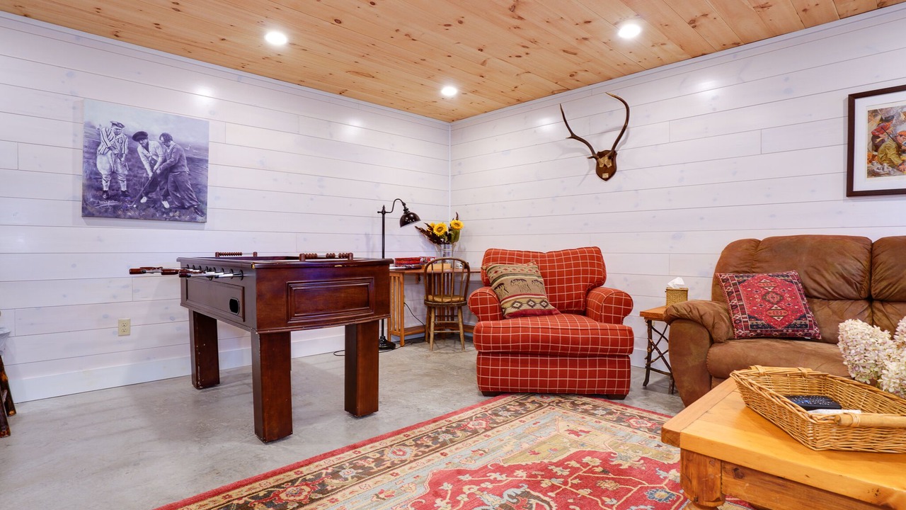 Photo of Livingroom in Tupper Lake