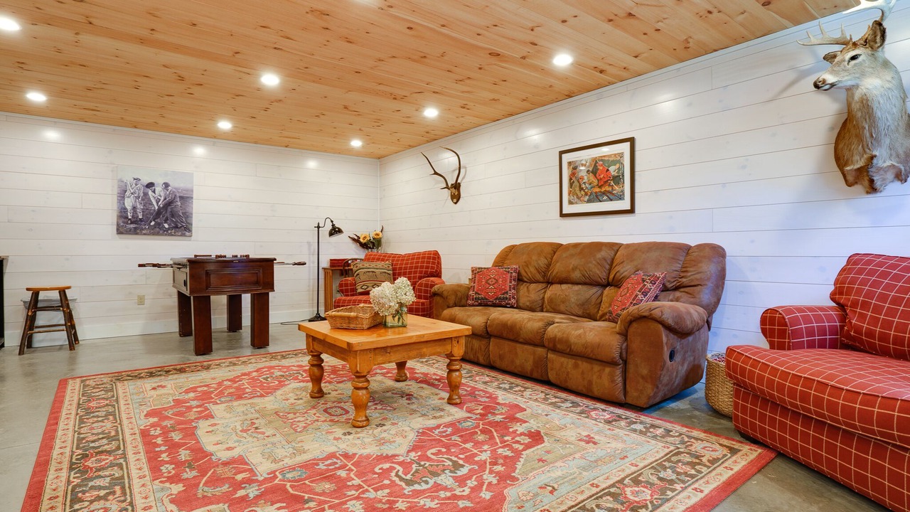 Photo of Livingroom in Tupper Lake