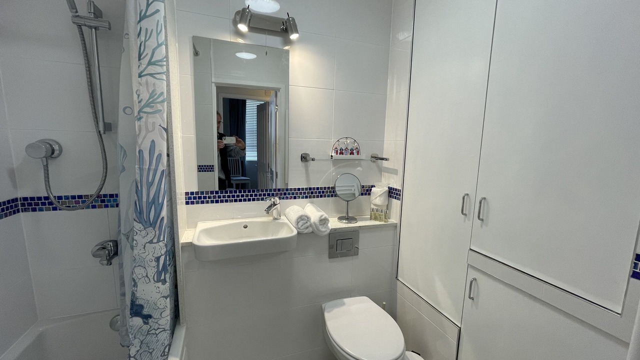 Photo of Bathroom in Aberdovey
