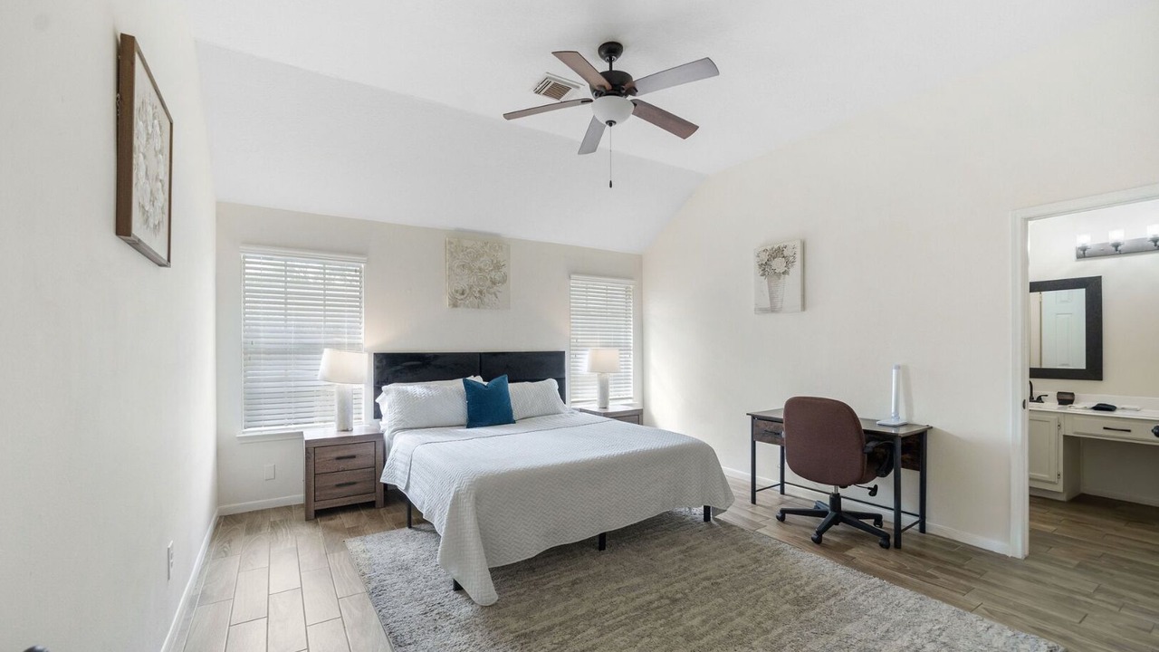 Photo of Bedroom in Humble