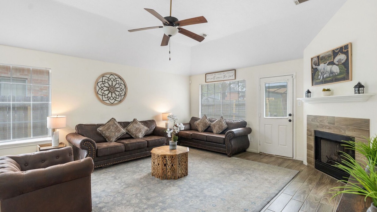 Photo of Livingroom in Humble