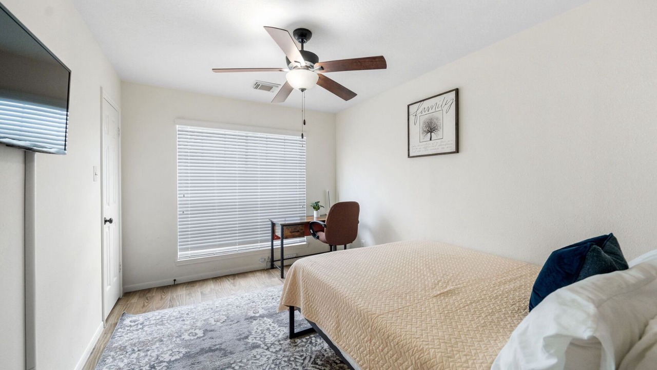 Photo of Bedroom in Humble
