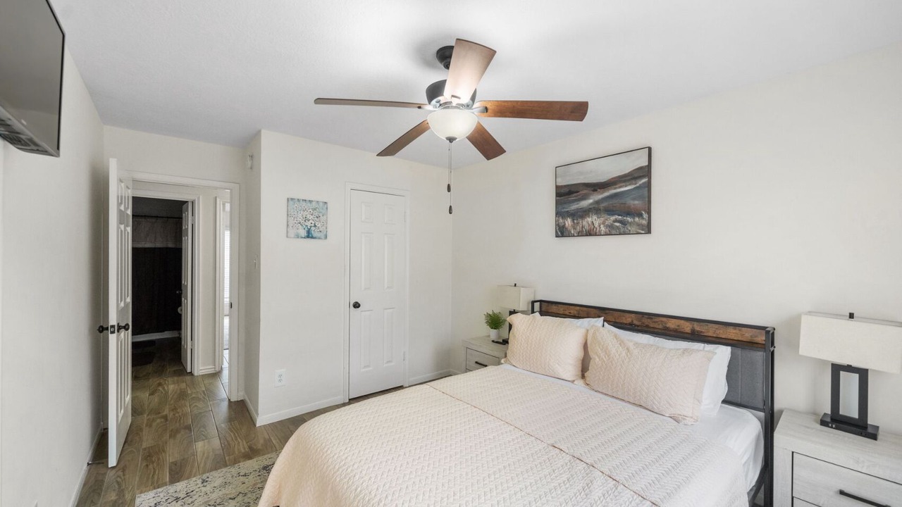 Photo of Bedroom in Humble