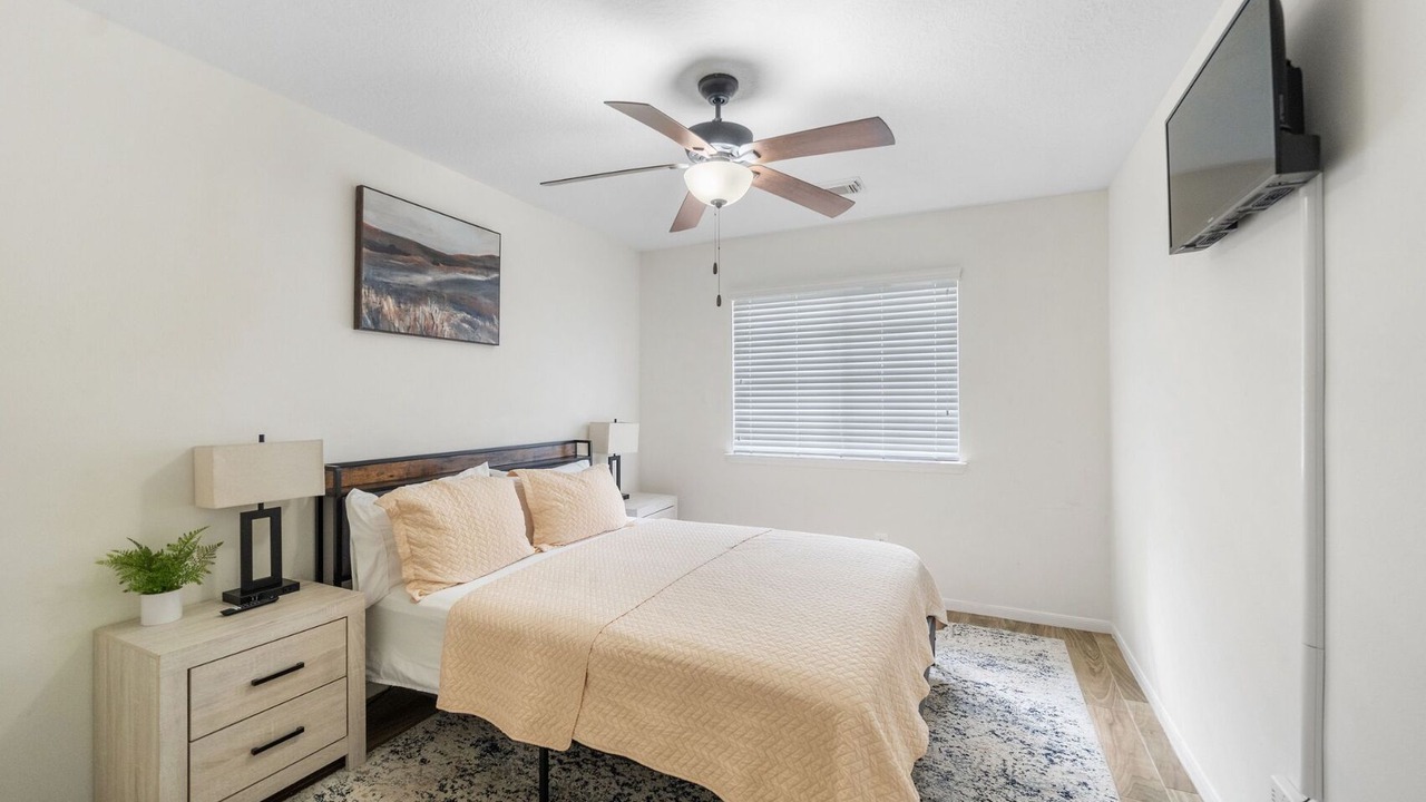 Photo of Bedroom in Humble