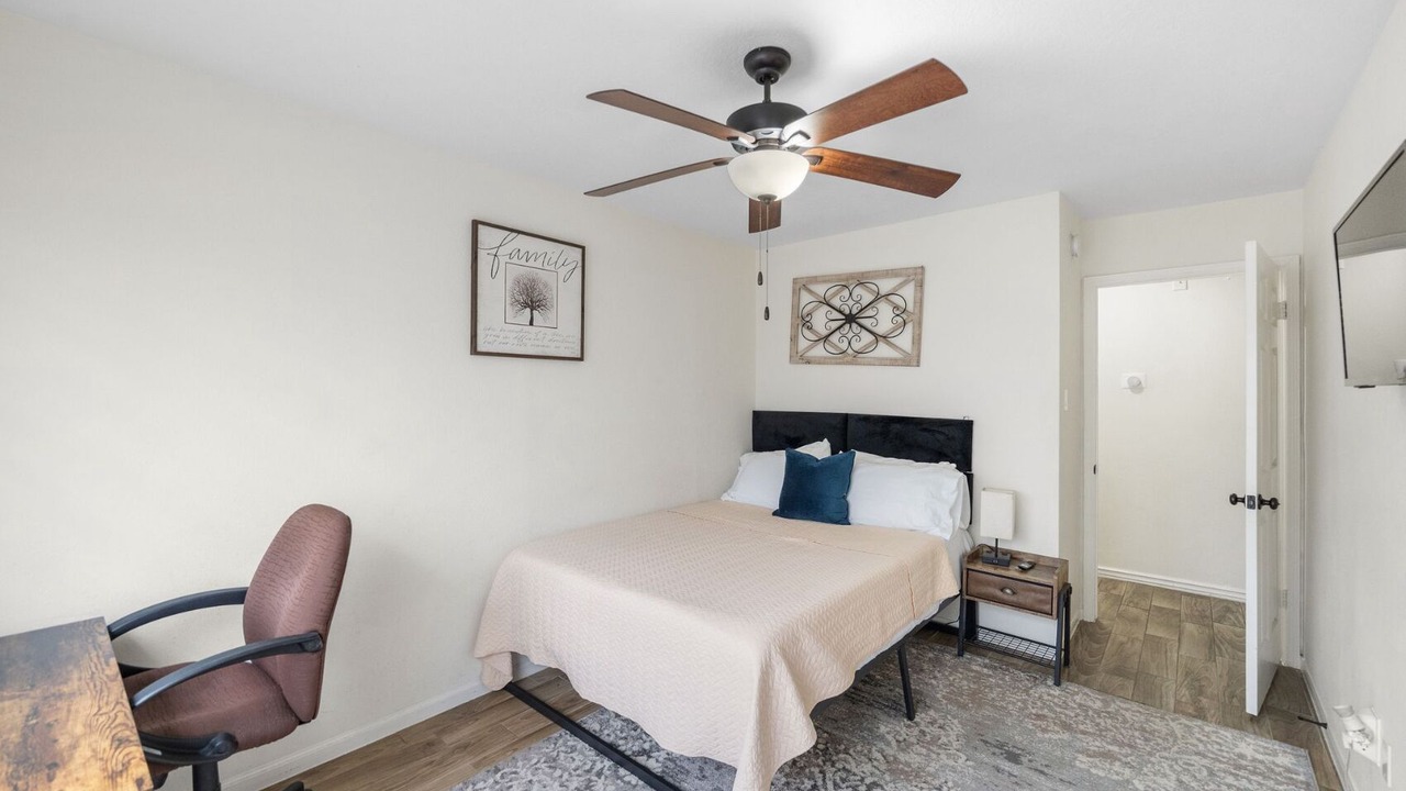 Photo of Bedroom in Humble