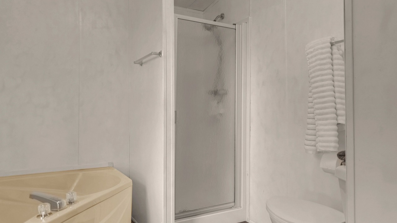 Photo of Bathroom in Enchanted Oaks