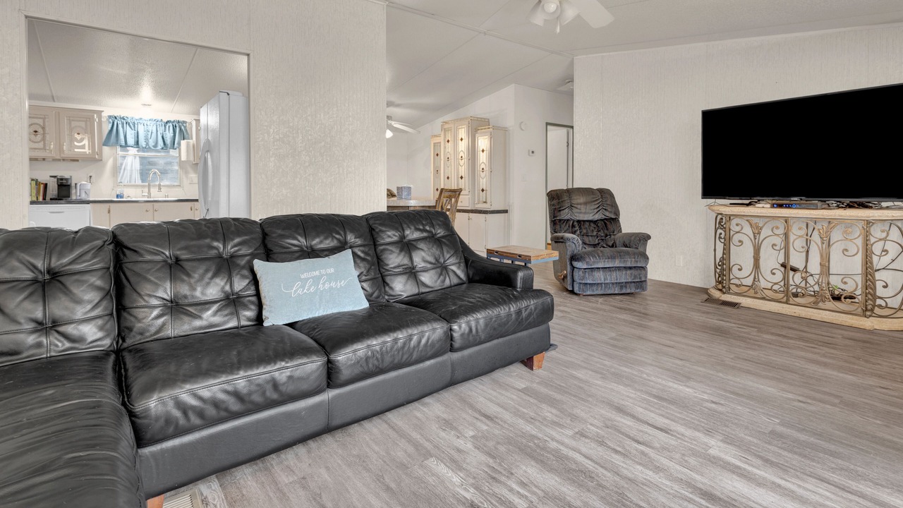 Photo of Livingroom in Enchanted Oaks