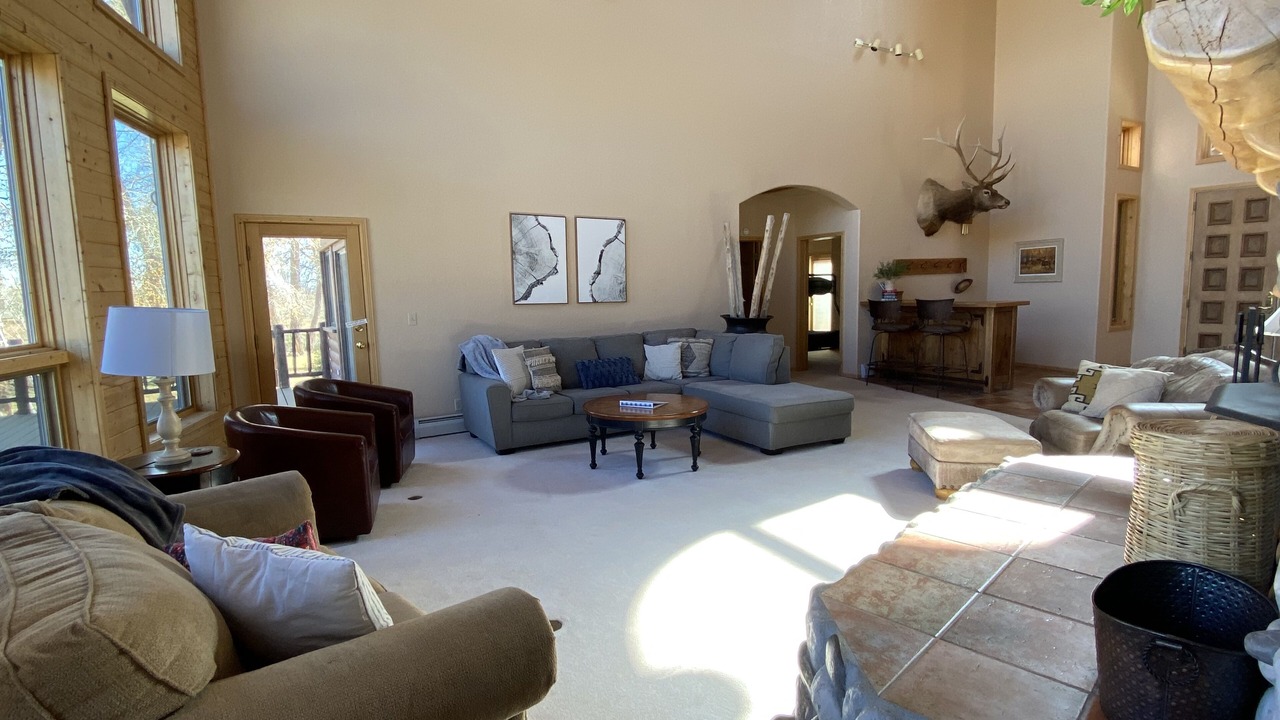 Photo of Livingroom in South Fork
