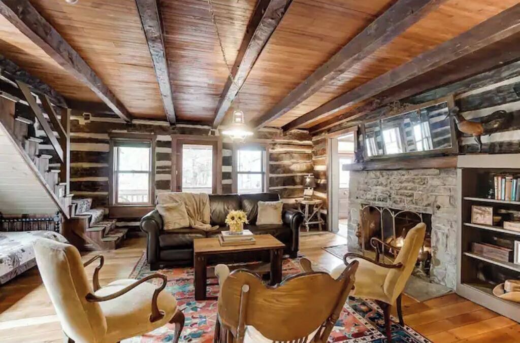 Photo of Livingroom in Clintonville