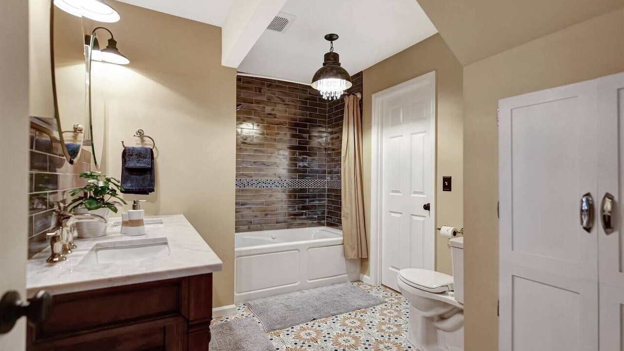 Photo of Bathroom in Champaign