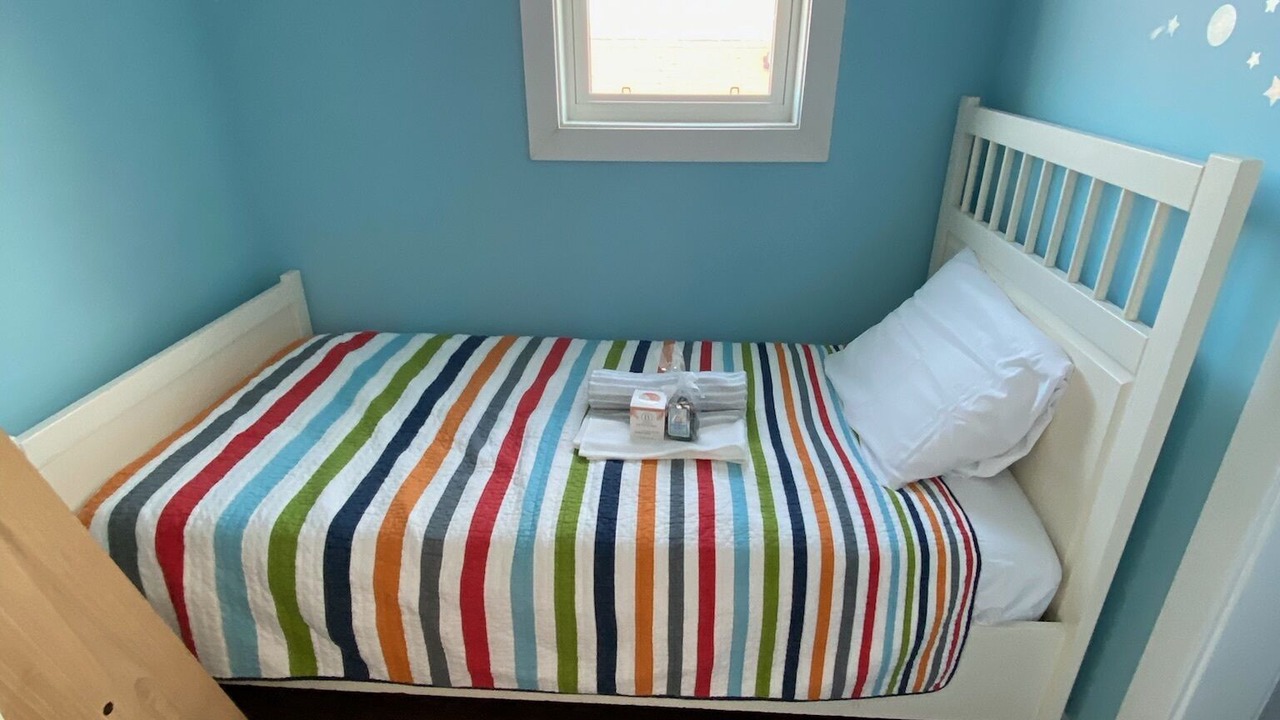 Photo of Bedroom in Birch Cliff
