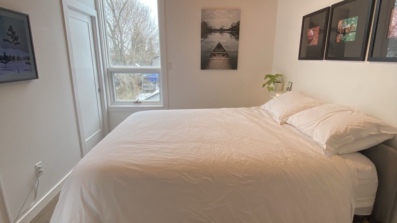 Photo of Bedroom in Birch Cliff