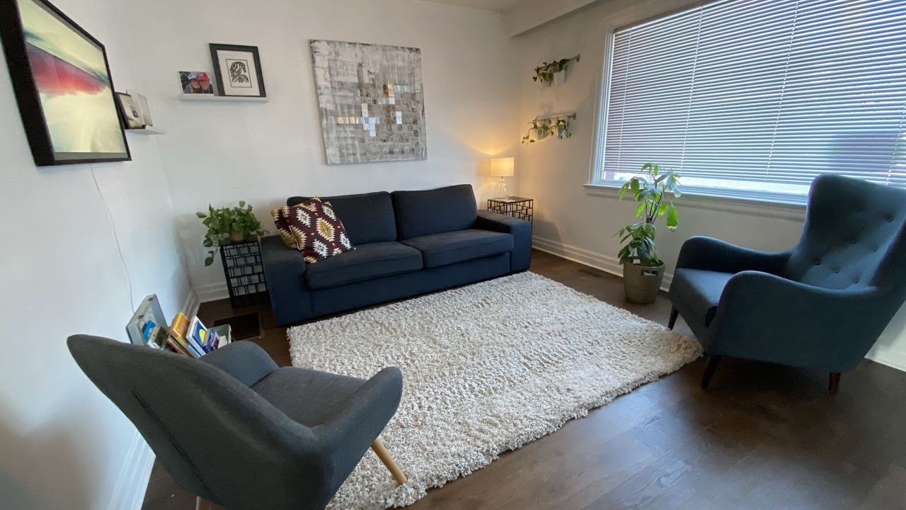 Photo of Livingroom in Birch Cliff
