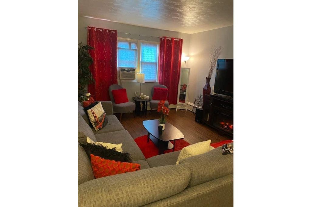Photo of Livingroom in North Chicago