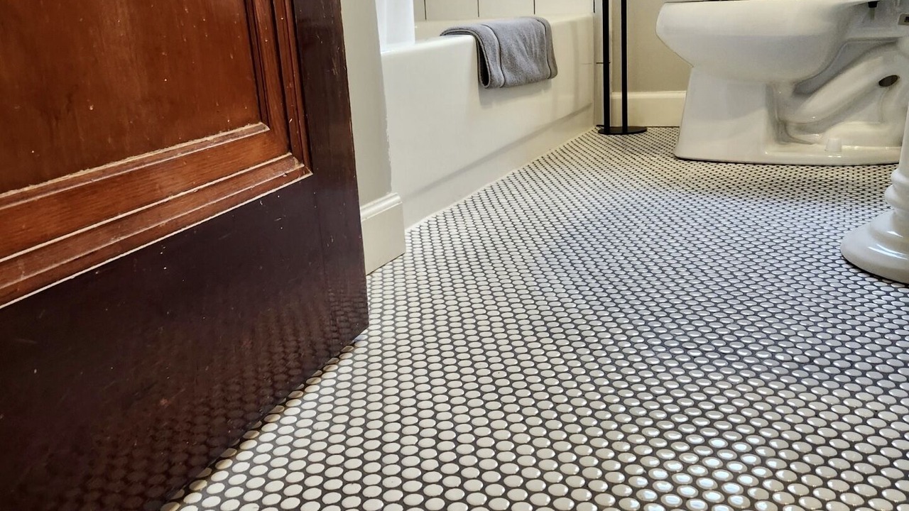 Photo of Bathroom in Lindenwood Park