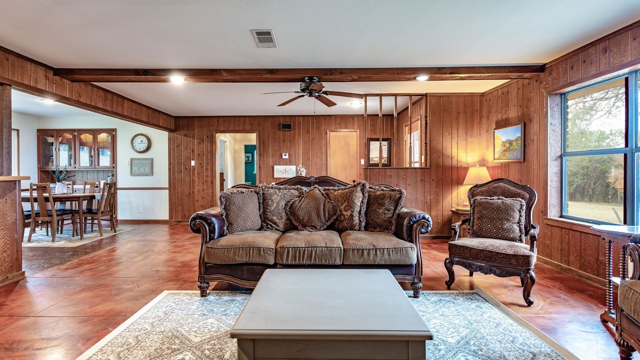 Photo of Livingroom in Valley Mills